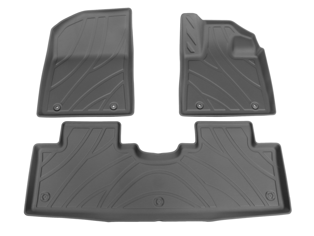 Custom-fit TPE floor mats installed in the Geely Starray EM-i driver and passenger footwells